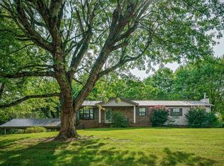 1058 McGregor Ln, Cookeville, TN 38501