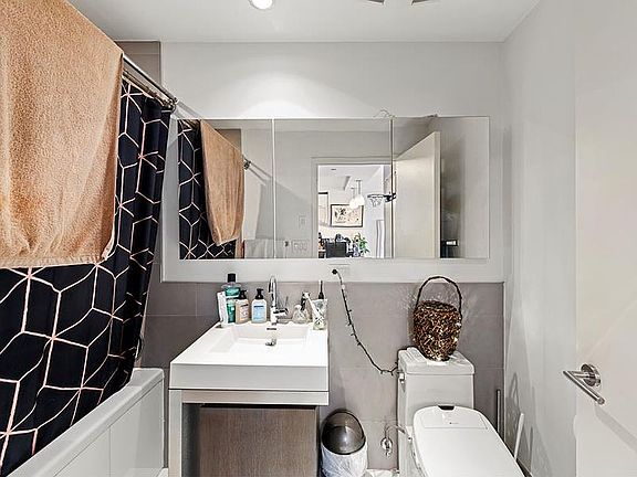 4th image of 214 N 11th St #4G