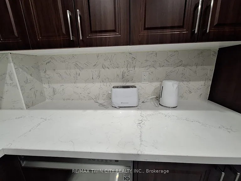 15 Spring Creek St — Photo 22