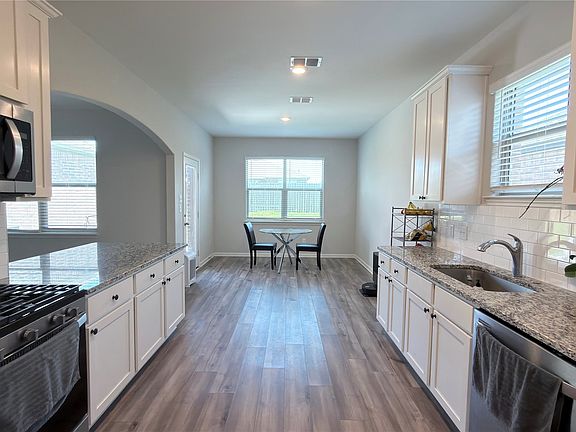 4th image of 2100 Penaflor Dr