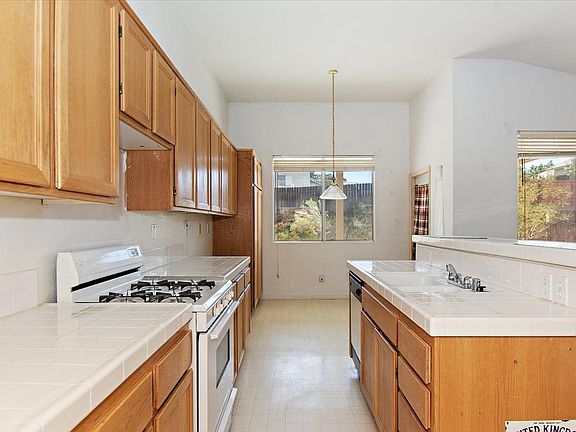 3rd image of 14307 Dartmouth St