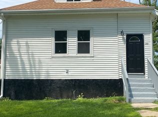 162 E 3rd St, Depue, IL 61322