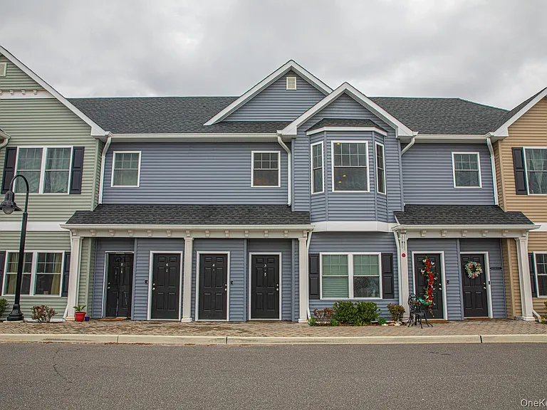 12 Sophia Ct — Photo 1