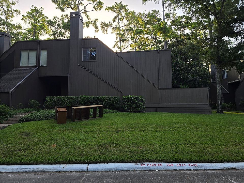 1st image of 31 Litchfield Ln