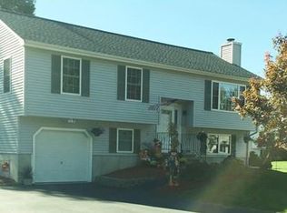 4 Willowdale Ave, Tyngsboro, MA 01879