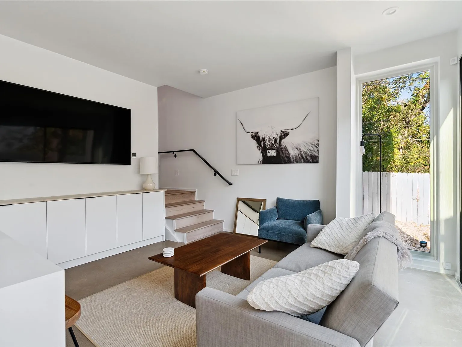 2 bed, 2.5 bath, 1000 sqft, $2,850 — Photo 2