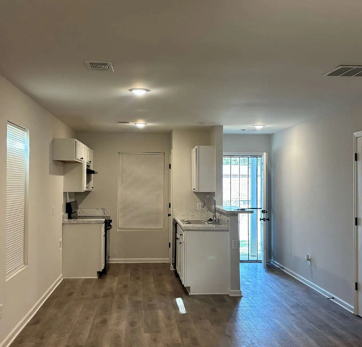 4 bed, 2.0 bath, 1250 sqft, $1,650 — Photo 4