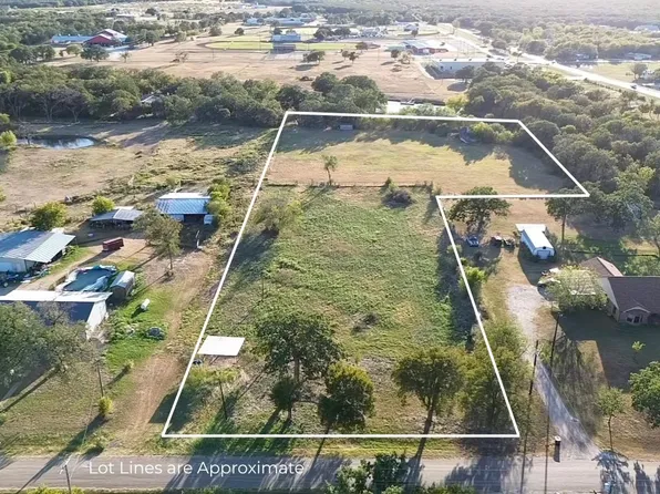 194 S 5th St, Axtell, TX 76624