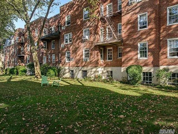 3rd image of 36 Hamilton Pl APT B2