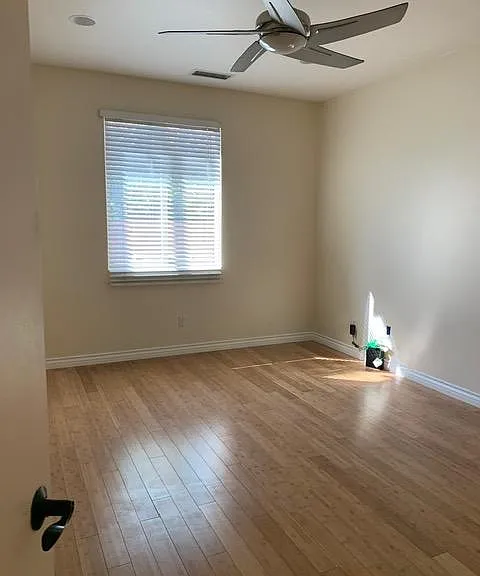 Guest room.