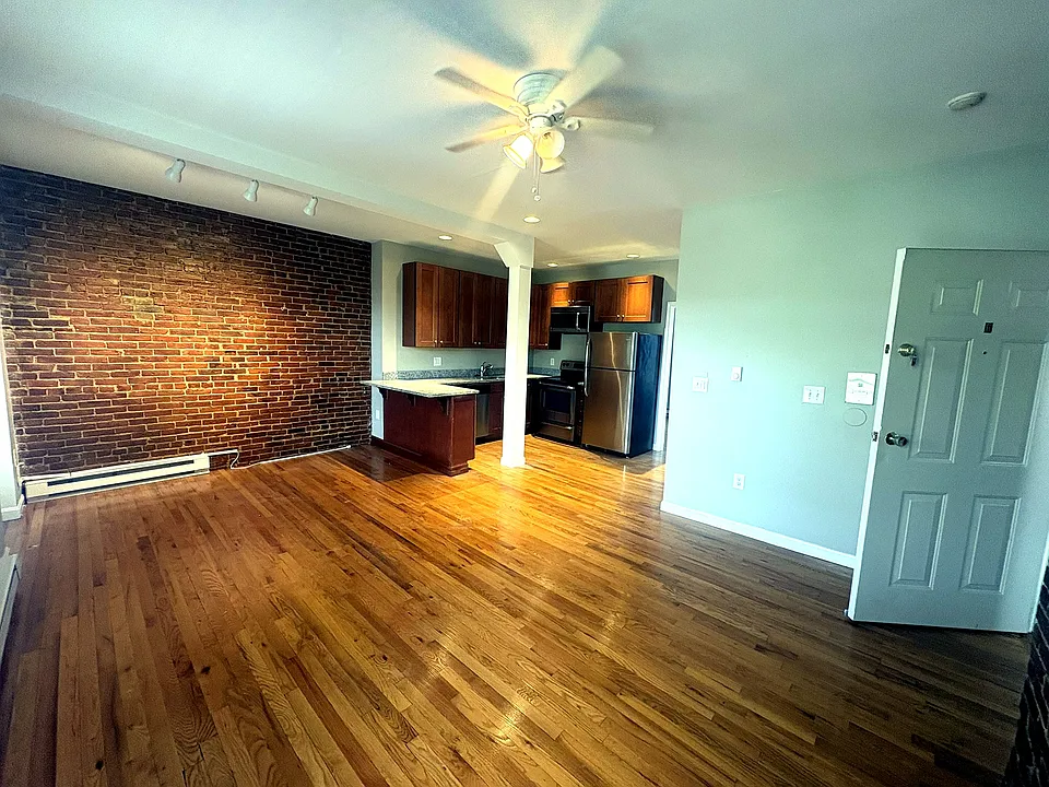 7 Pembroke St #6CP
