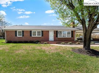 612 E Main Street, Boonville, NC 27011