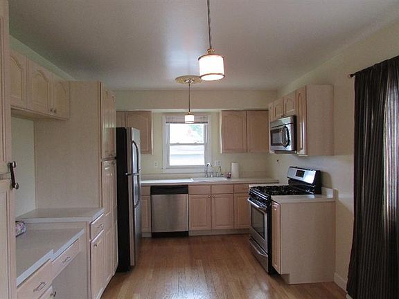 5th image of 9124 Columbia St