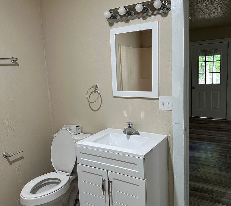 2nd image of 5520 County Road 1380