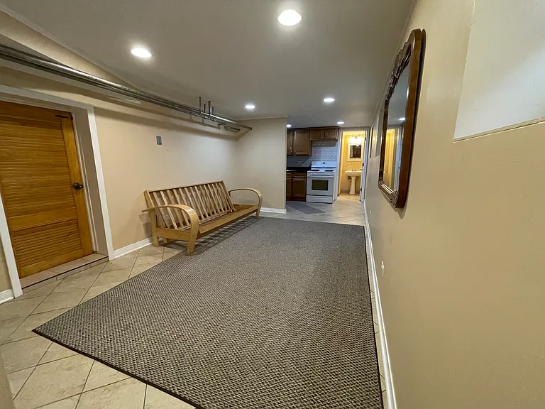 4021 W Barry Ave #G — Photo 1