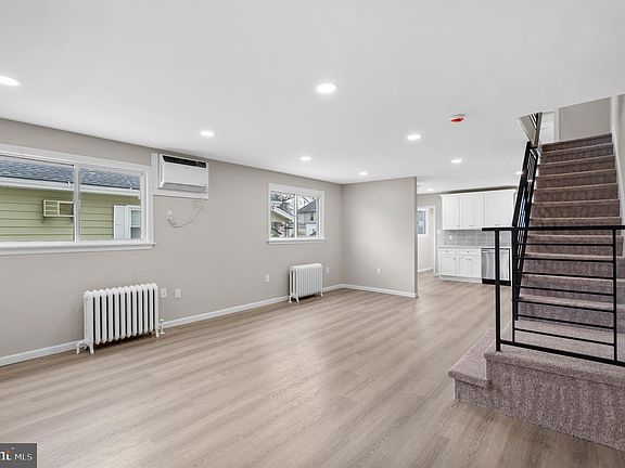 5th image of 2414 40th St