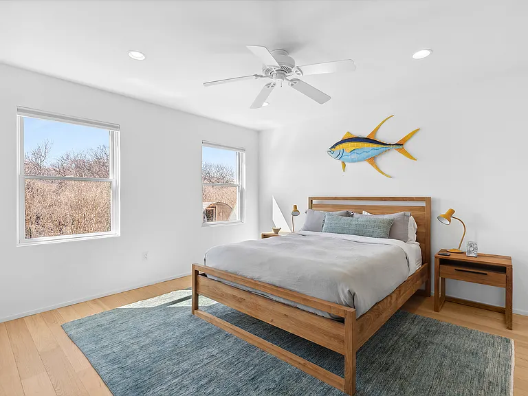 80 Seaside Ave — Photo 12