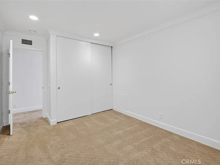 32201 Sea Island Dr — Photo 52