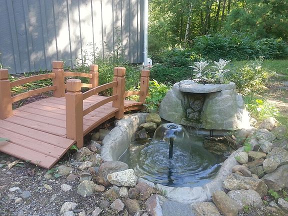 Small Fountain Pond & Bridge