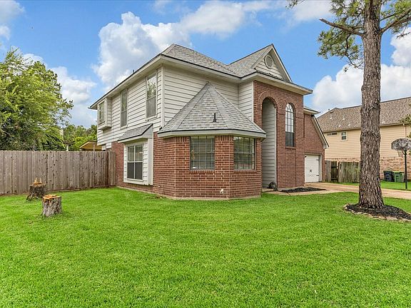 2nd image of 2230 Saint James Pl