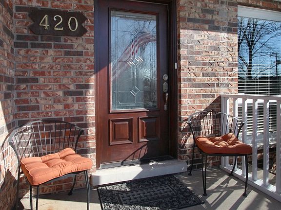 5th image of 420 E Foster Ave