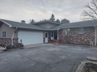 1398 Brandywine Rd, Crown Point, IN 46307