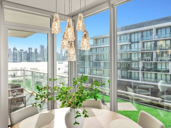 1000 Avenue Port