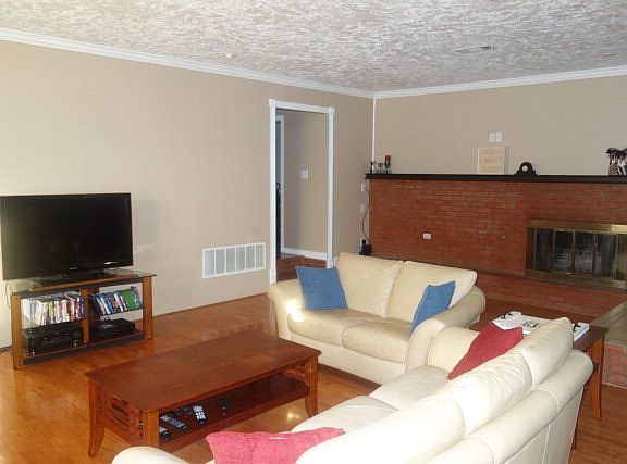2nd image of 4217 Greenbriar Dr