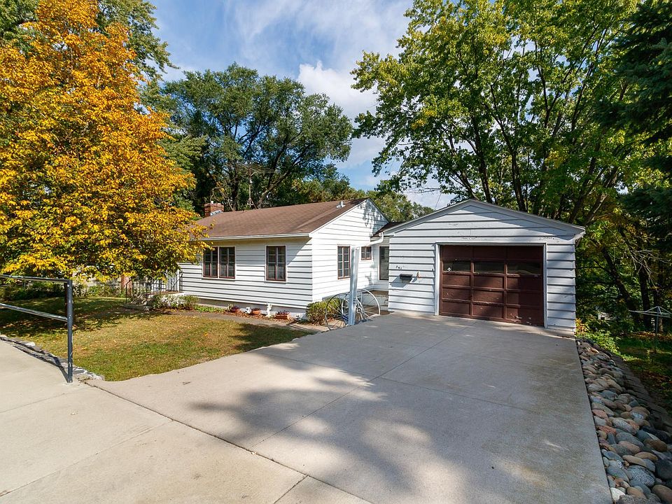 741 6th St N, Bayport, MN 55003 Zillow
