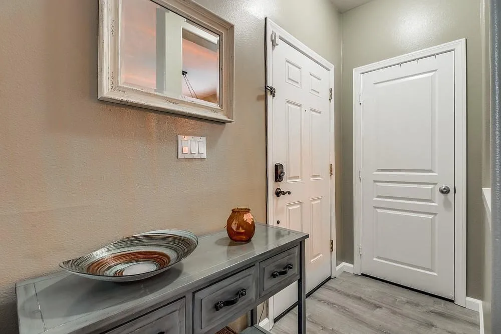 4 bed, 2.5 bath, 1469 sqft, $4,099 — Photo 4