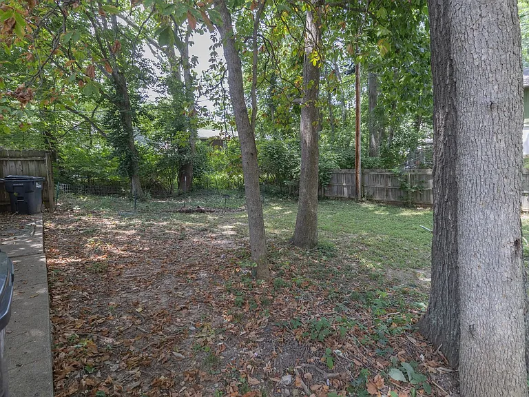 1613-1615 Radcliffe Dr — Photo 4