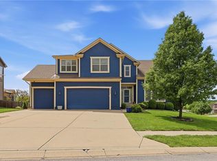 1217 Hampton Dr, Raymore, MO 64083