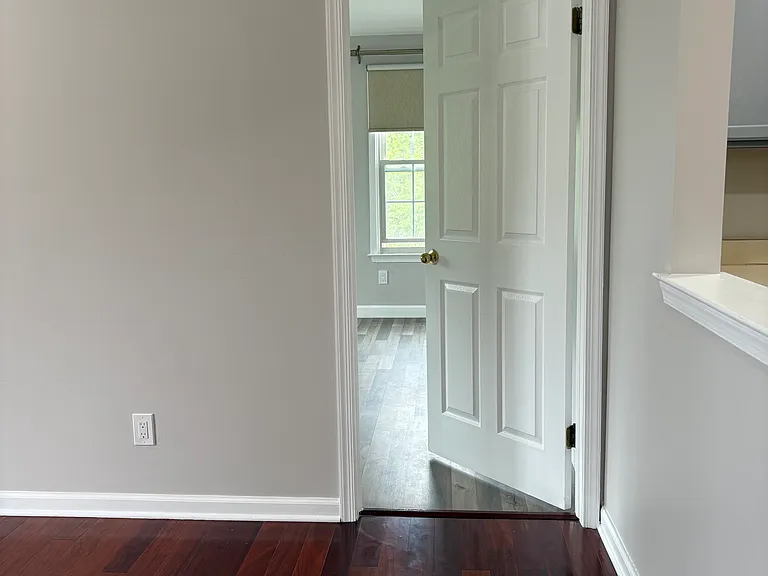 1331 Waterford Dr — Photo 8