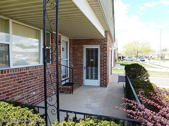 4th image of 69 Freeport Blvd