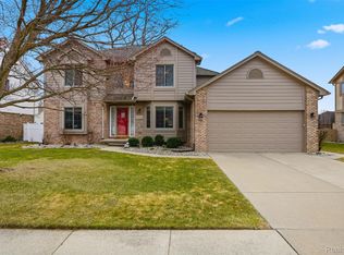 23856 Keyway Dr, Macomb, MI 48042