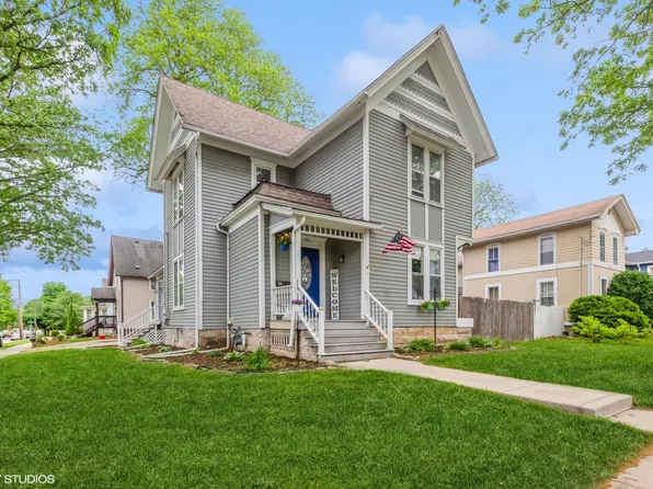 523 Spruce St, Aurora, IL 60506