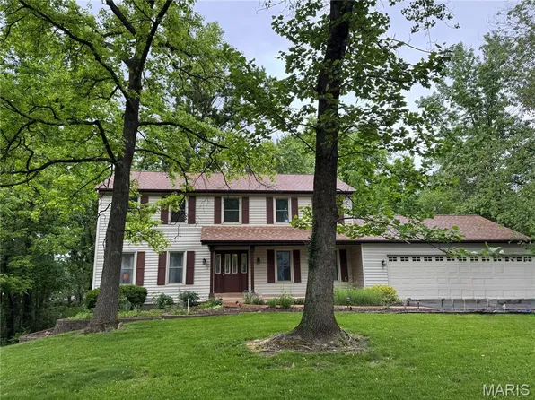 1461 Oak Bluff Ln, Saint Louis, MO 63122
