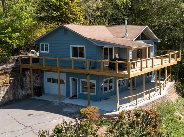390 Belaire Pl, Hiawassee, GA 30546