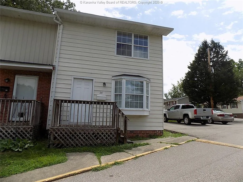24 Warren Pl photo 1