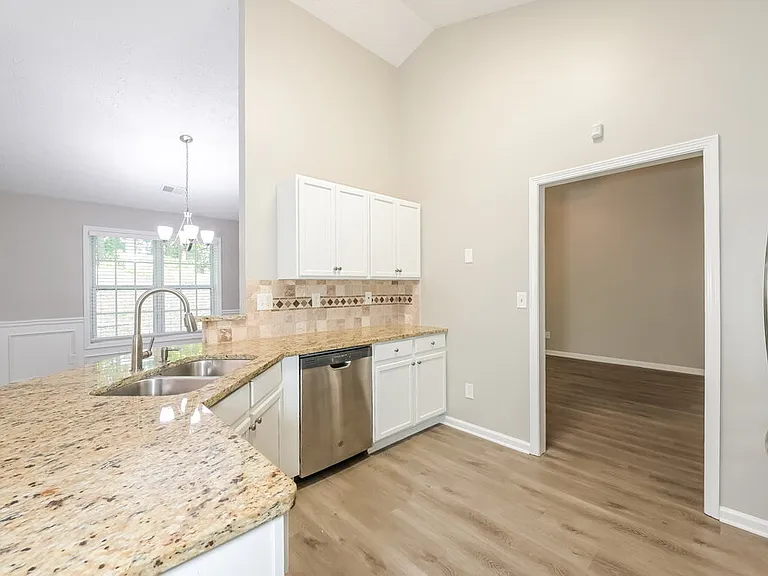 300 Windsor Brook Ln SE — Photo 7