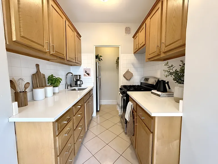 1033 W Loyola Ave #1005 — Photo 4