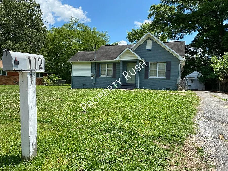 112 N Lovell Ave