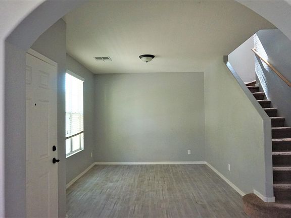 4th image of 953 S Almira Ave