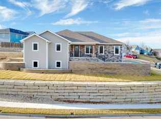 216 Highland Pointe Dr, Manhattan, KS 66503