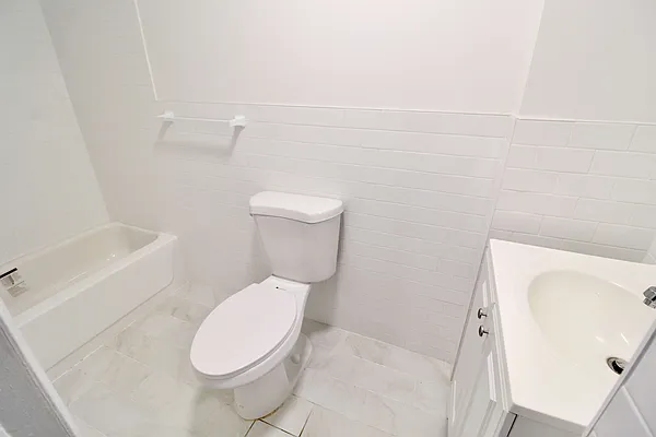 Rented by New York Realty Minimax Inc | media 54