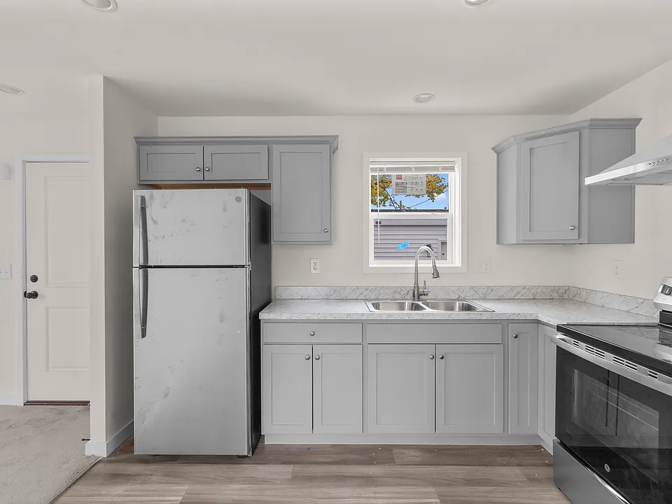 55 Sugar St #24