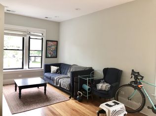 2558 W Superior St #3F, Chicago, IL 60612