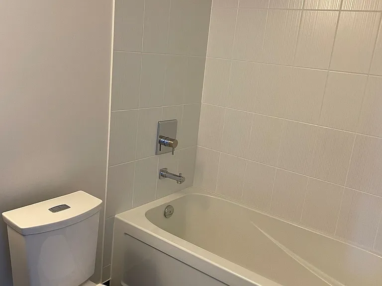 7167 Yonge St #508 — Photo 17