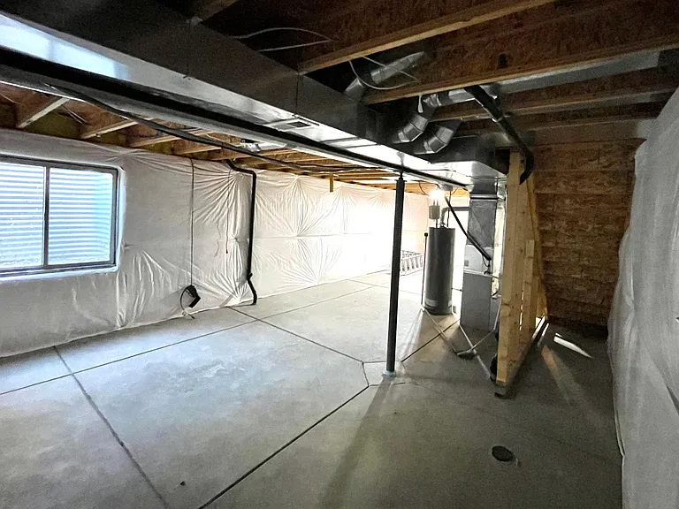 Huge unfinished basement