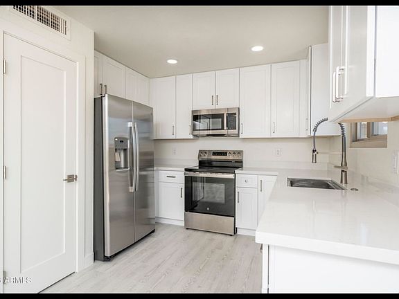 3rd image of 17901 N Lupine Trl